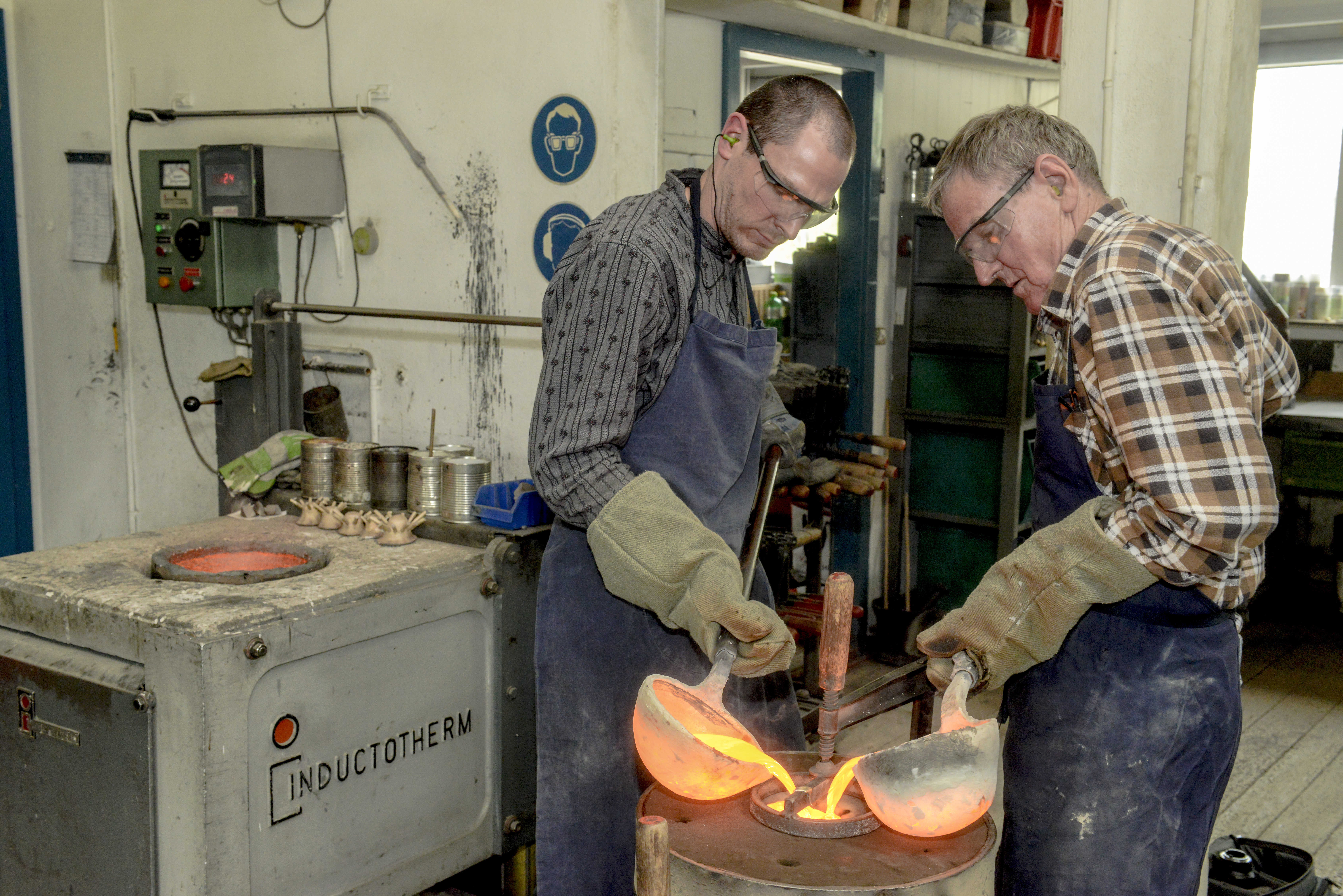 Glueck auf - The casting of the cowbells