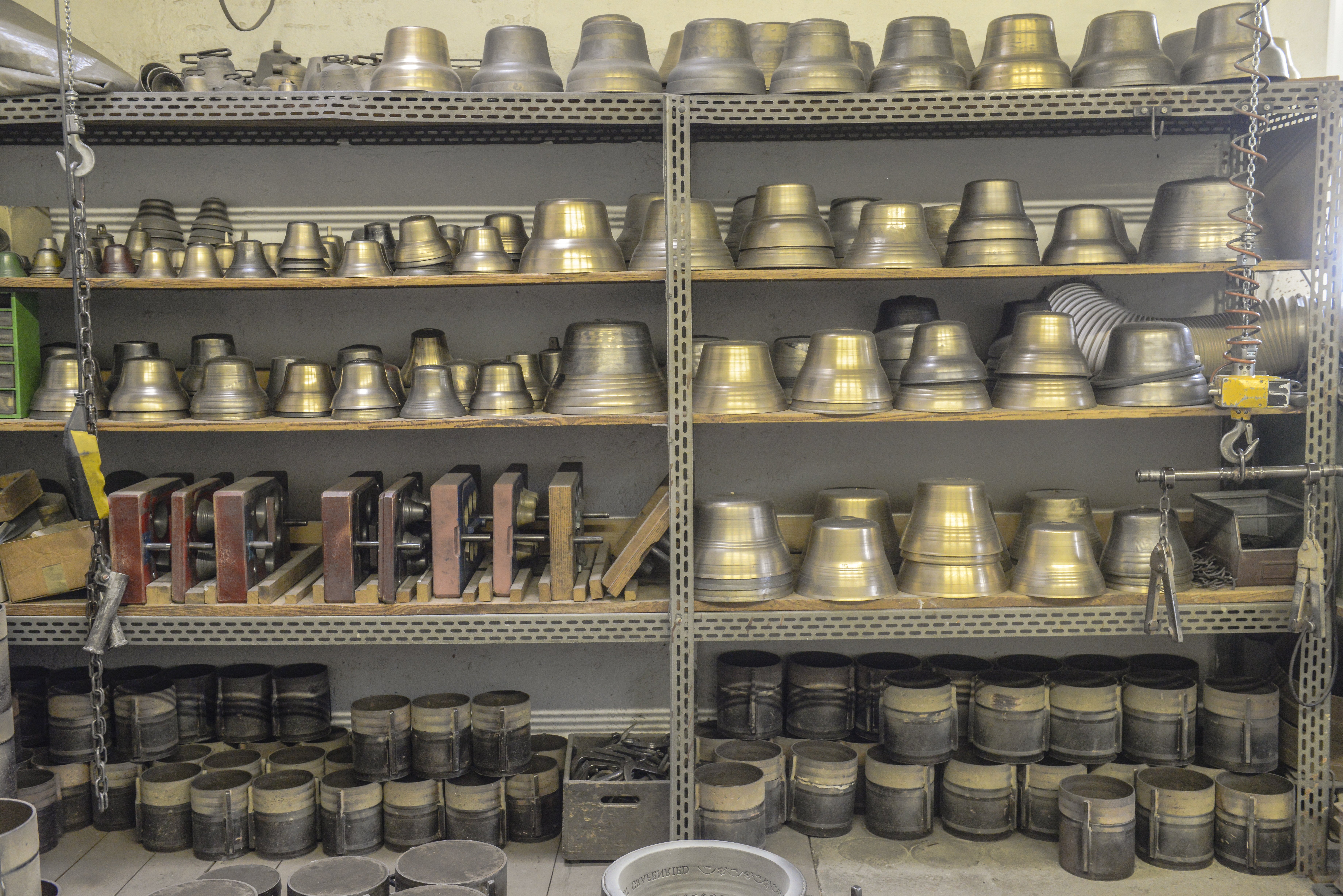 Sand-Steel-Master Model - The ingredients for a cowbell